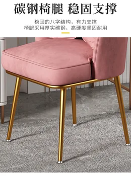 Hálószoba minimalista modern fésülködő asztal szék háttámla hálós piros ins köröm szirom szék